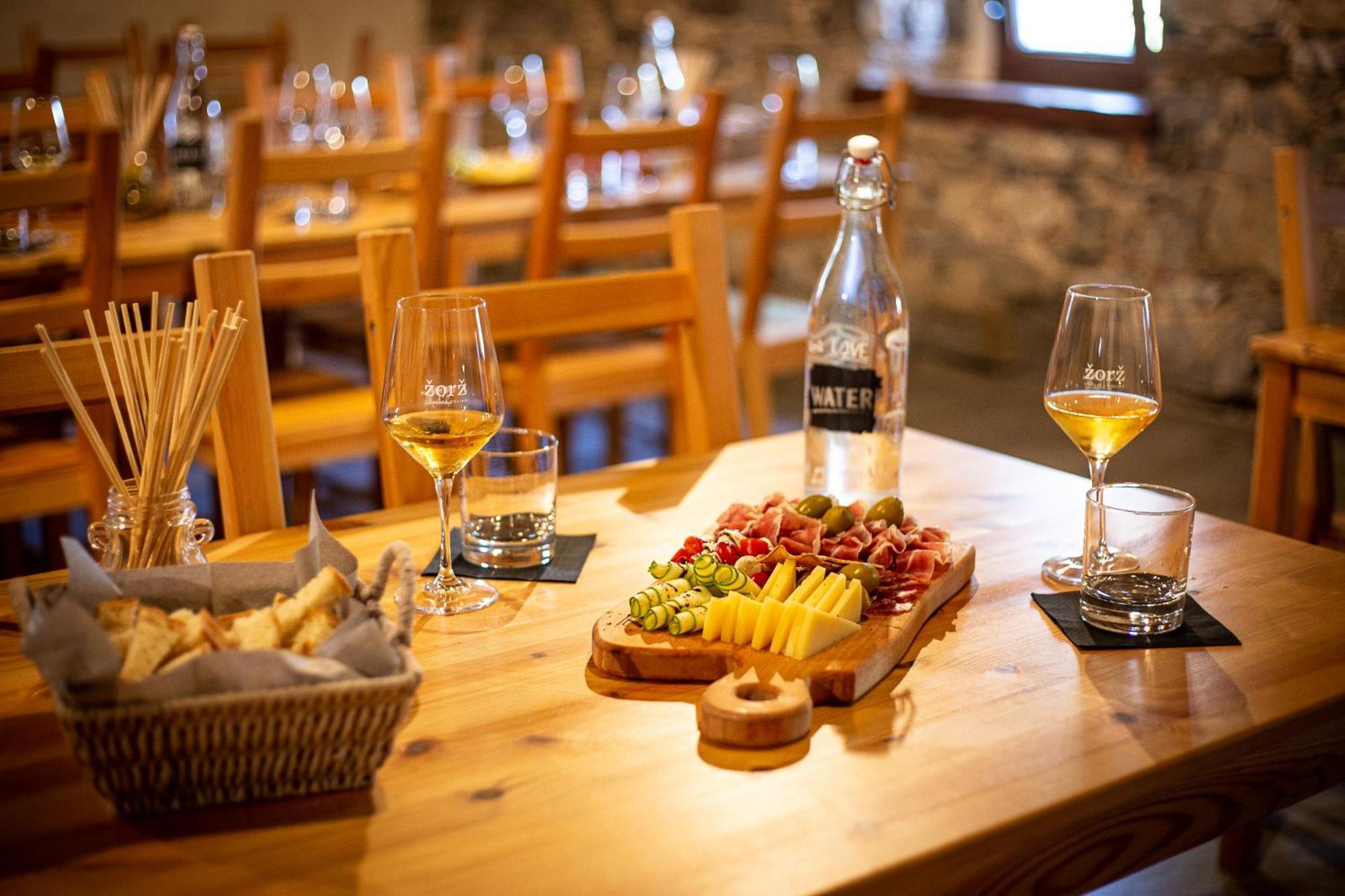 Boutique Rooms & Winery Zorz Vipava Ngoại thất bức ảnh