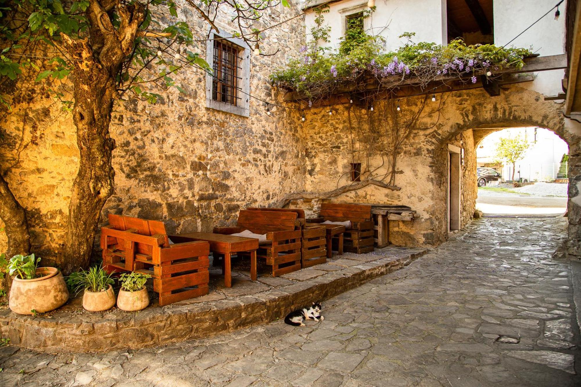 Boutique Rooms & Winery Zorz Vipava Ngoại thất bức ảnh